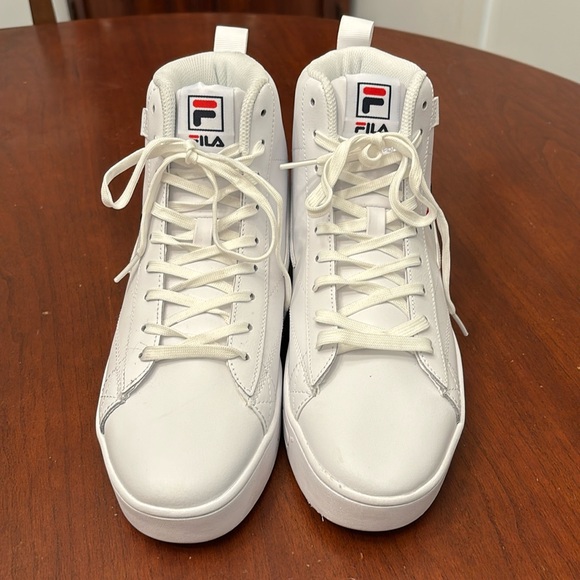 Women’s FILA white leather high top sneaker size 9 - Picture 2 of 12